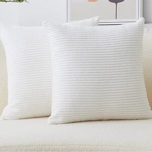 2 decorative home brilliant pillow covers 20X20
creamy white